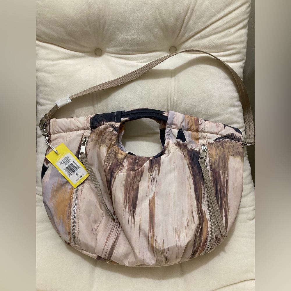 NWT VINCE CAMUTO HARLO WASHABLE TOTE BAG